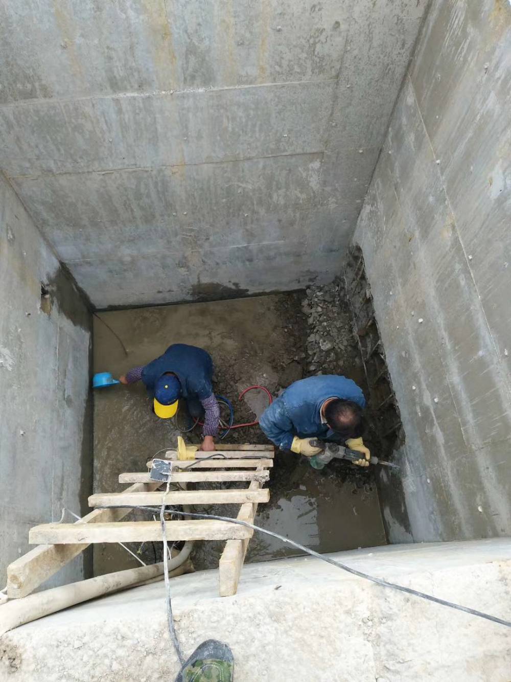 焦作中站区水池堵漏